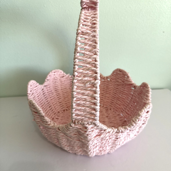 Wicker Easter Basket PInk With Wicker Bow And Scalloped Edges - Picture 4 of 5